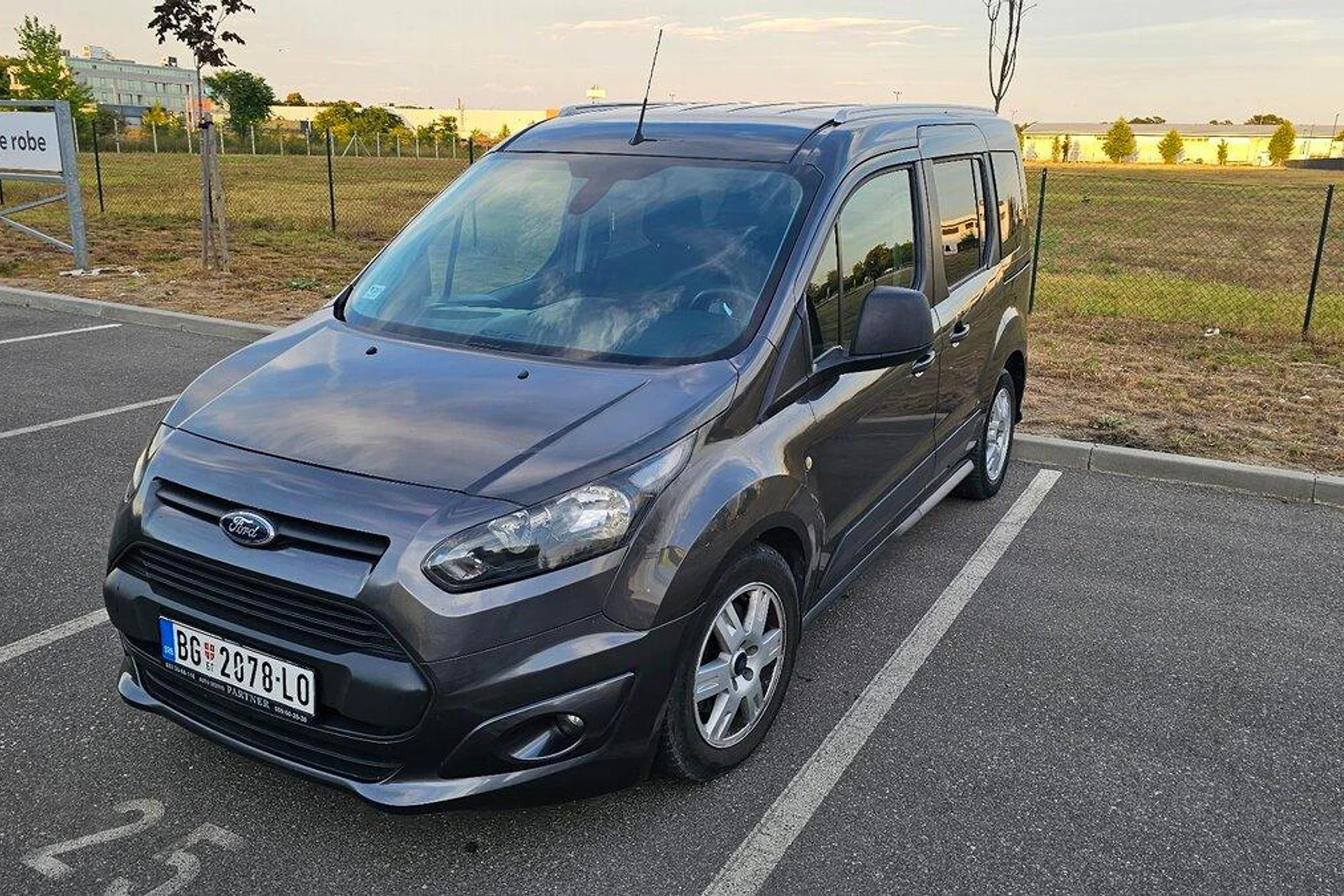 Ford Tourneo Connect 1.0 EcoBoost, 2015 - 4