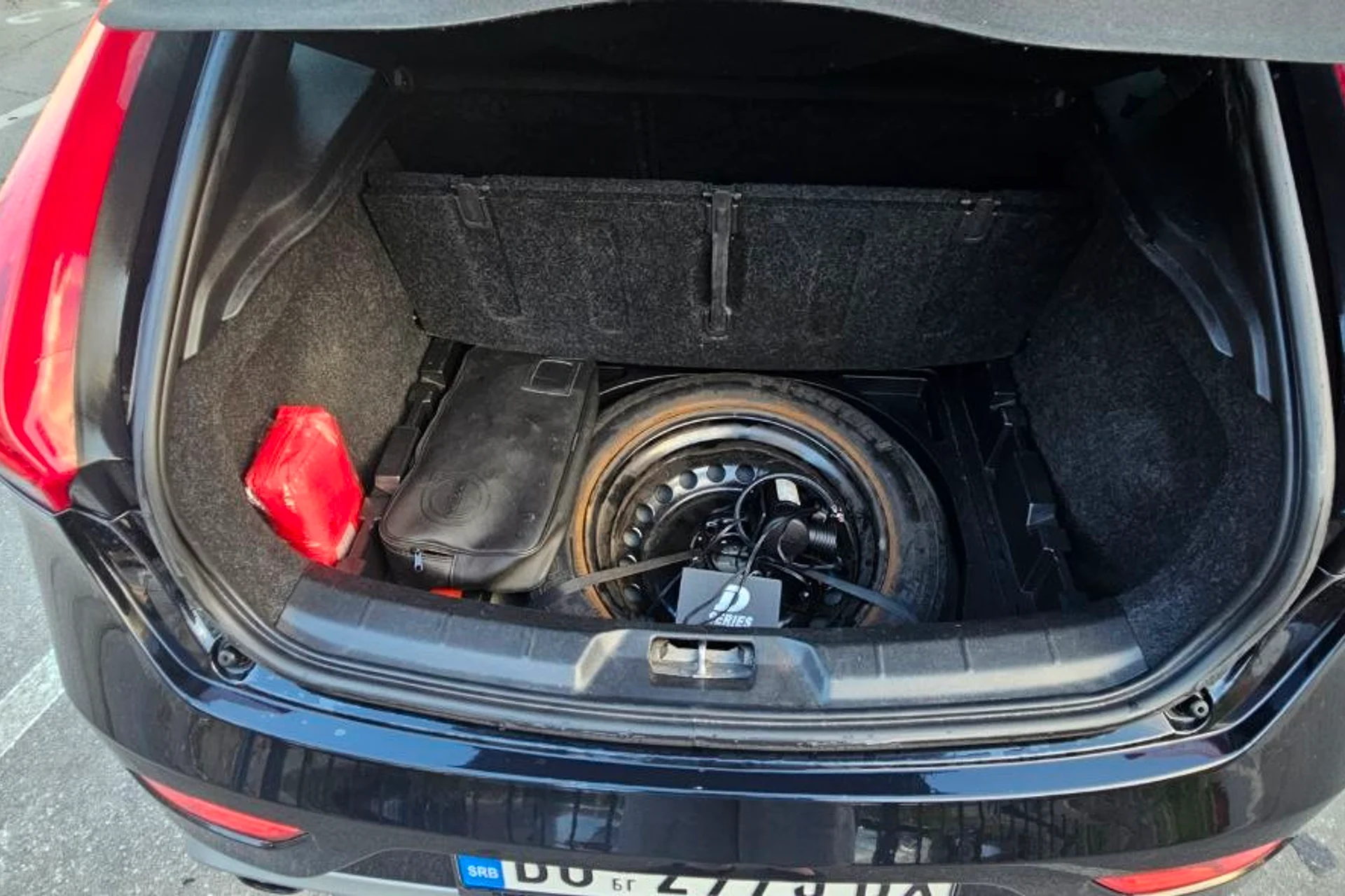 Volvo V40 1.6, 2015 - 1
