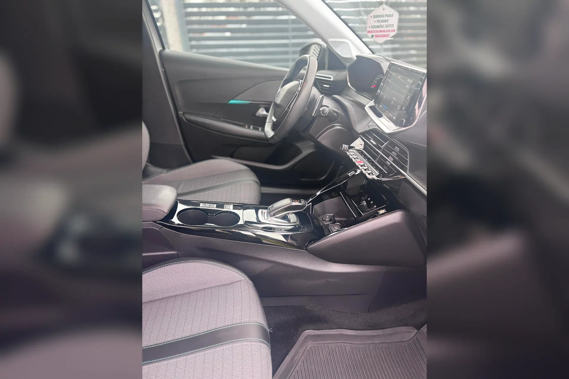 Peugeot 208 1.2, 2021 - 5